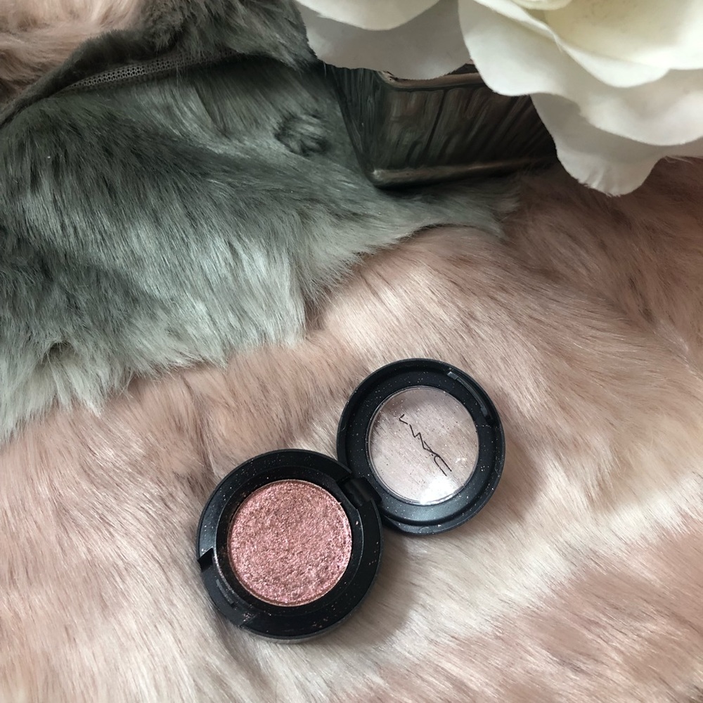 MAC dazzle eyeshadow - slow/fast/slow